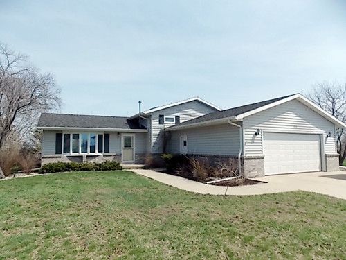 418 Grove St, Lake Mills, WI 53551