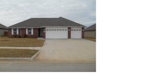 642 N Maplewood Hills Rd, Nixa, MO 65714