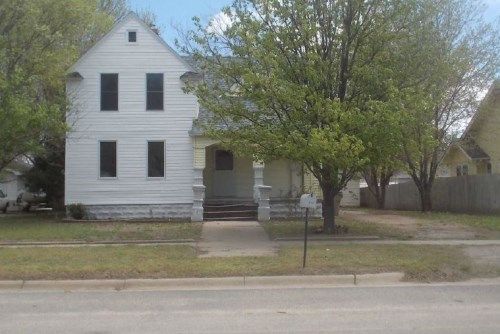 214 S Ohio St, Mount Hope, KS 67108