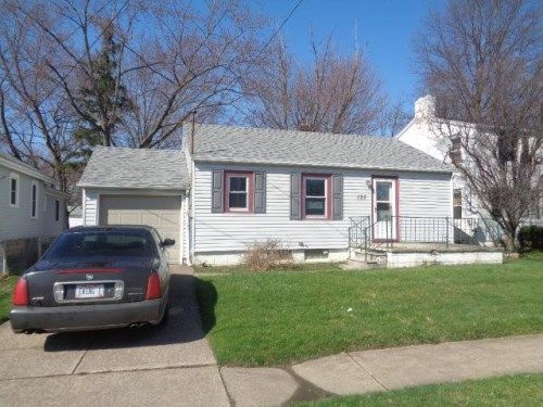 122 Caroline St Rd, Elyria, OH 44035