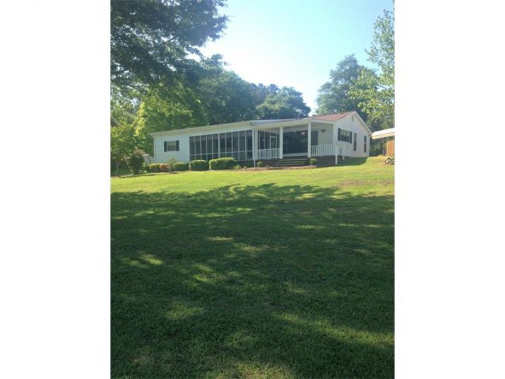 212 Roberts Point Road, Jackson, GA 30233