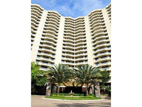 3300 NE 192 St # 308, Miami, FL 33180