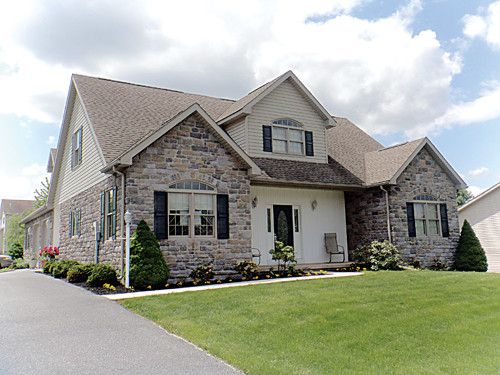 2234 GROVE MEADOW LN, Greencastle, PA 17225