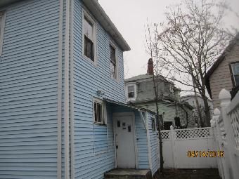 9 Albion St, Lynn, MA 01905