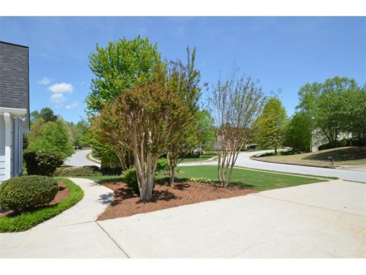 5600 Snowberry Drive, Buford, GA 30518