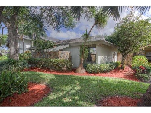 137 GREENS RD # 137, Hollywood, FL 33021