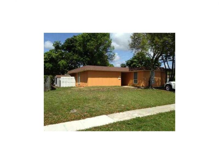 8007 NW 74 TE, Fort Lauderdale, FL 33321