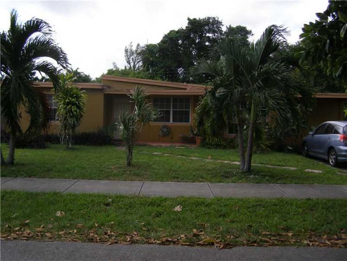 126 EDMUND RD, Hollywood, FL 33023