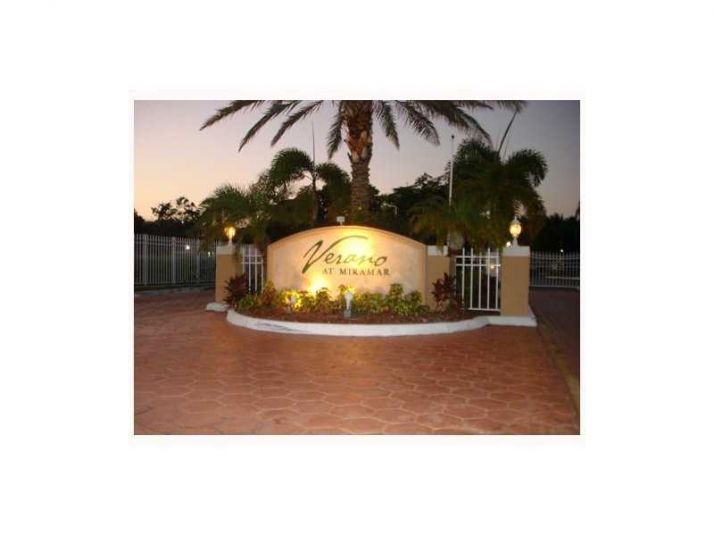 8125 SW 21 CT # 8125, Hollywood, FL 33025