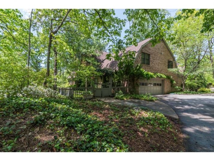 25 Spring Oaks Court, Atlanta, GA 30327