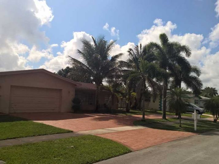 2001 NW 111 AV, Hollywood, FL 33026