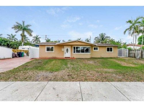 7805 NW 185 ST, Hialeah, FL 33015