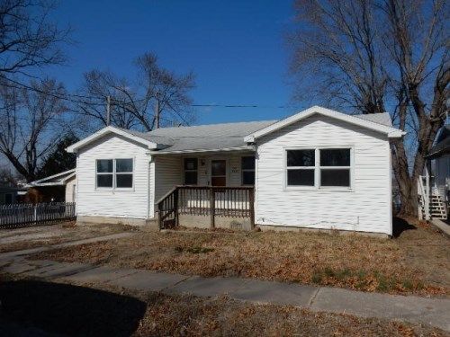 360 Market St, Osceola, MO 64776