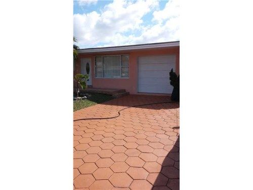 464 W 45 PL, Hialeah, FL 33012