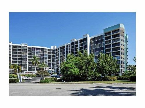 400 LESLIE DR # 203, Hallandale, FL 33009