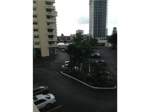 1825 S OCEAN DR # 306, Hallandale, FL 33009