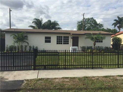 7935 NW 170 ST, Hialeah, FL 33015