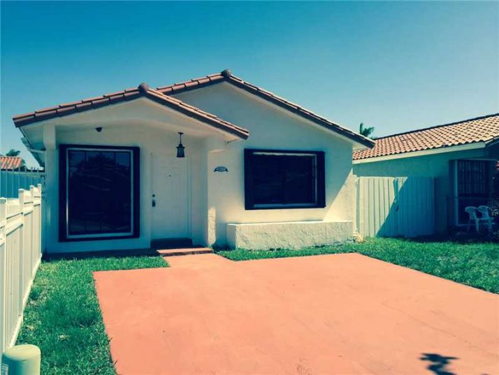 8811 NW 112 TE, Hialeah, FL 33018