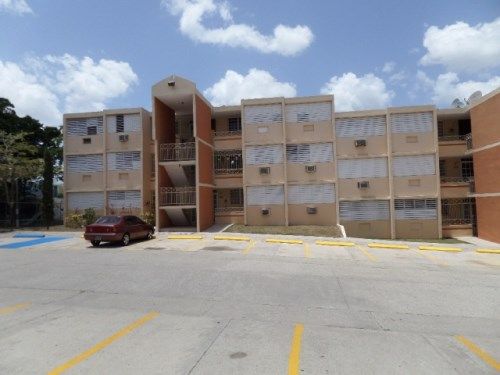 209 Los Jardines Apts, Juncos, PR 00777