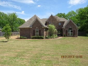 90 Eagle Valley Dr, Oakland, TN 38060