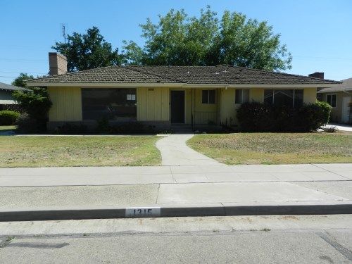 1315 Gaither St, Selma, CA 93662