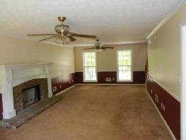 606 Crooked Pine Ct, Locust Grove, GA 30248