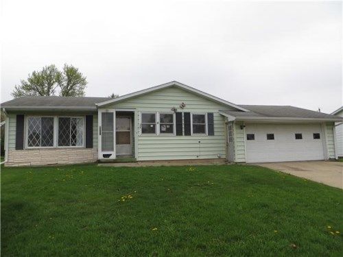 801 E South St, Marshalltown, IA 50158