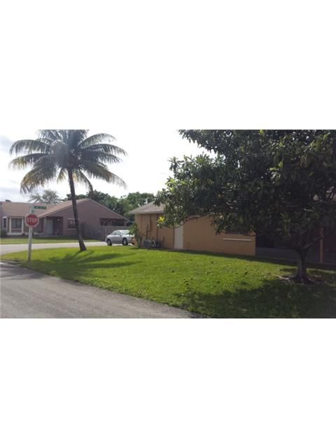 10901 SW 10 ST, Hollywood, FL 33025