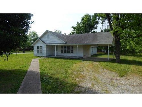 113 E College St, Bono, AR 72416