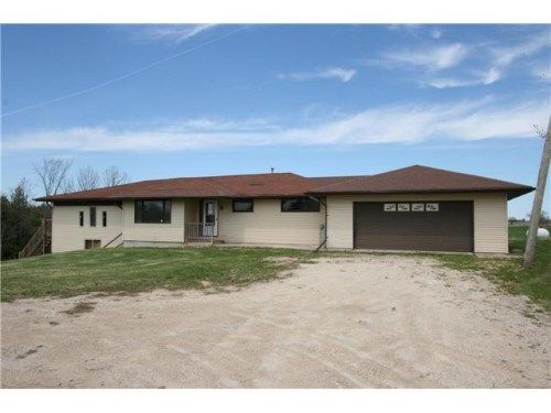 8016 Pautz Rd, Maribel, WI 54227