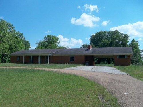 3544 N White Oak Rd, Gladewater, TX 75647