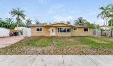 7805 NW 185 ST Hialeah, FL 33015