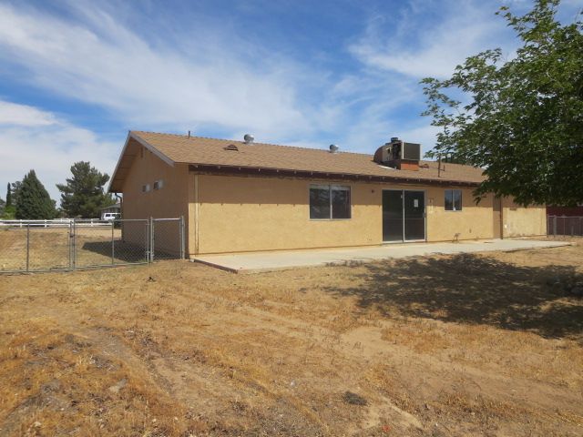 11630 Chimayo Road, Apple Valley, CA 92308