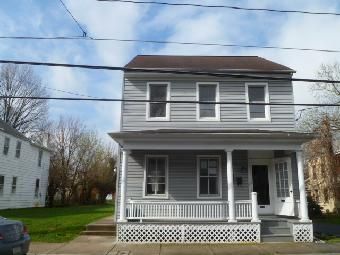 130 S Charlotte St, Manheim, PA 17545