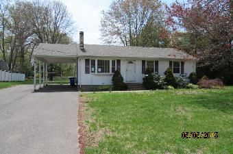 365 S Elm St, Windsor Locks, CT 06096