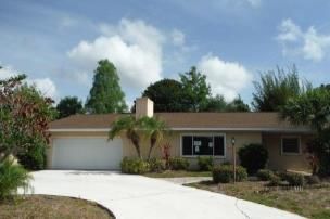 1383 Georgetowne Cir., Sarasota, FL 34232