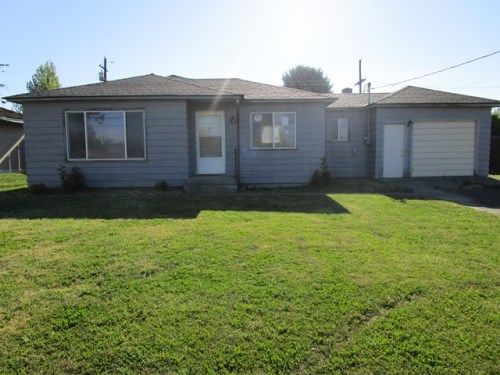 213 S 48th Ave, Yakima, WA 98908