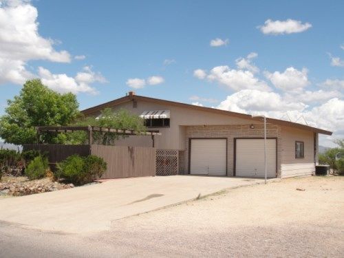 231 E Silverwood Ln, Benson, AZ 85602