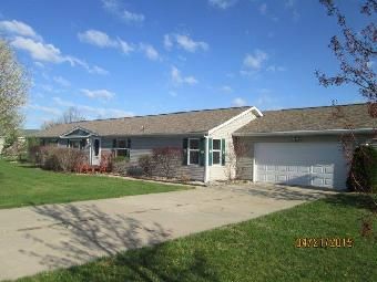 1042 E Lantern Rd, Warsaw, IN 46582