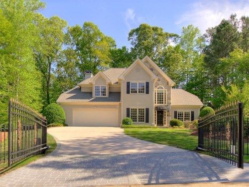 445 Log House Court, Roswell, GA 30075