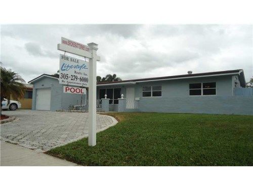 1801 NW 86 AV, Hollywood, FL 33024