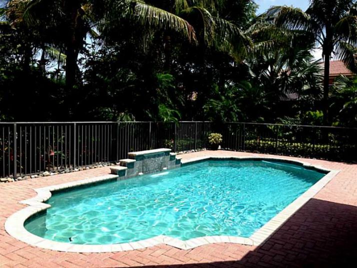 10914 NW 71 CT, Pompano Beach, FL 33076