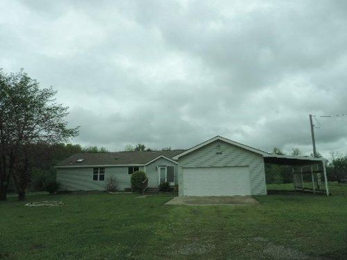 15905 Gardner Rd, Mounds, OK 74047