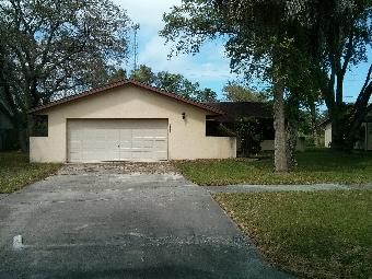 2137 NE Tarrytown Lane, Palm Bay, FL 32905