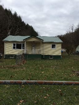 32 Arden Ln, Danville, WV 25053