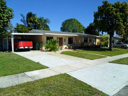 8535 NW 177 ST, Hialeah, FL 33015