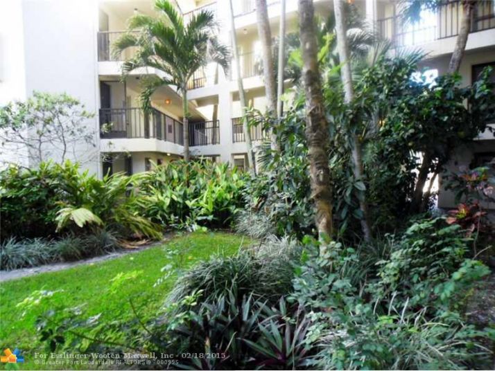 2312 S Cypress Bend Dr # 109, Pompano Beach, FL 33069