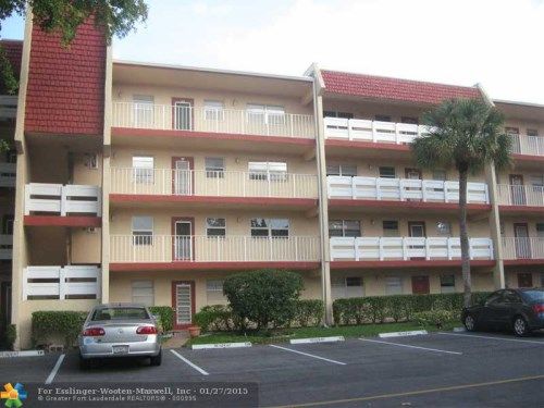 1050 COUNTRY CLUB DR # 302, Pompano Beach, FL 33063