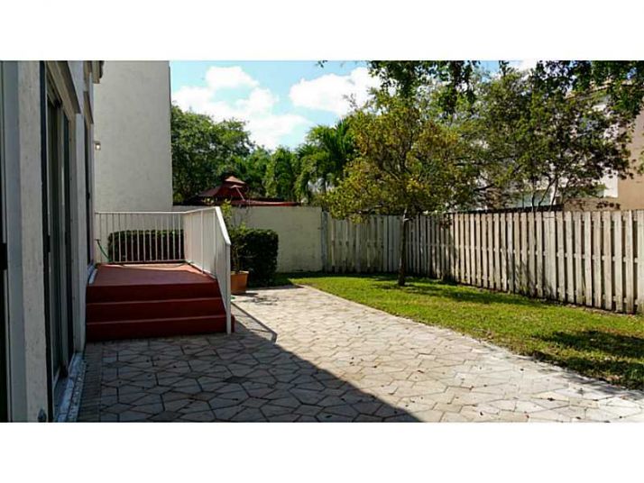 15933 NW 16 CT, Hollywood, FL 33028