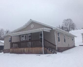 107 Hunter St, Sandyville, WV 25275